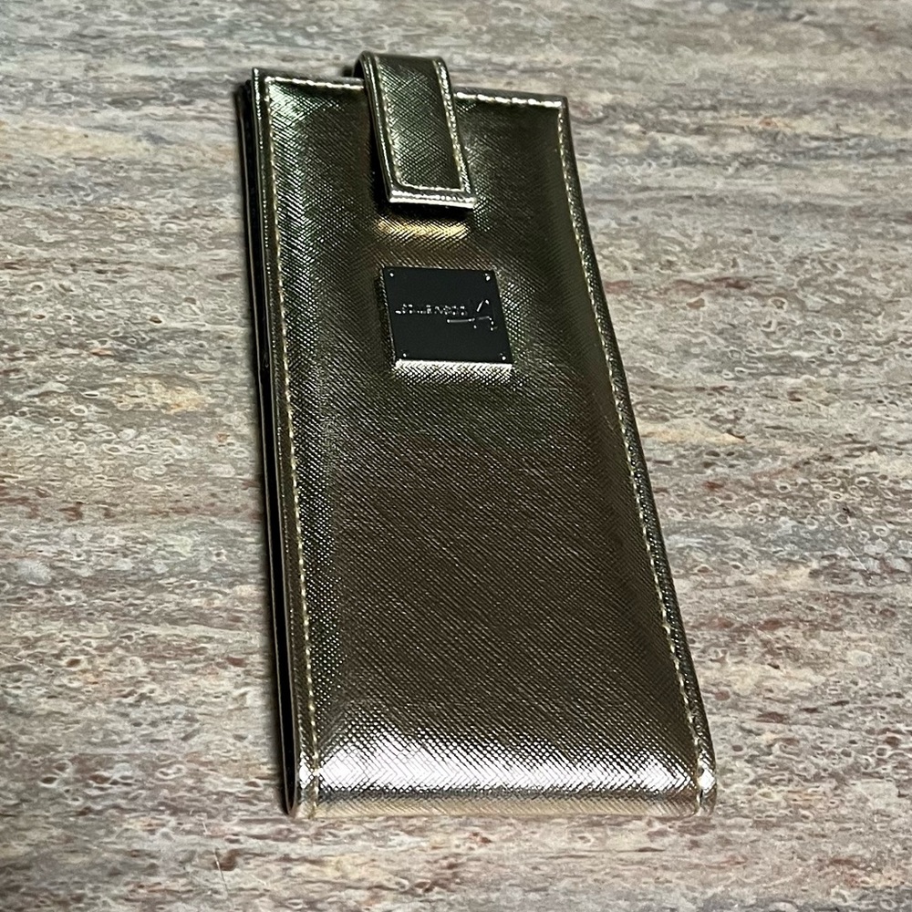 It Cosmetics metallic gold brush holder mini wallet